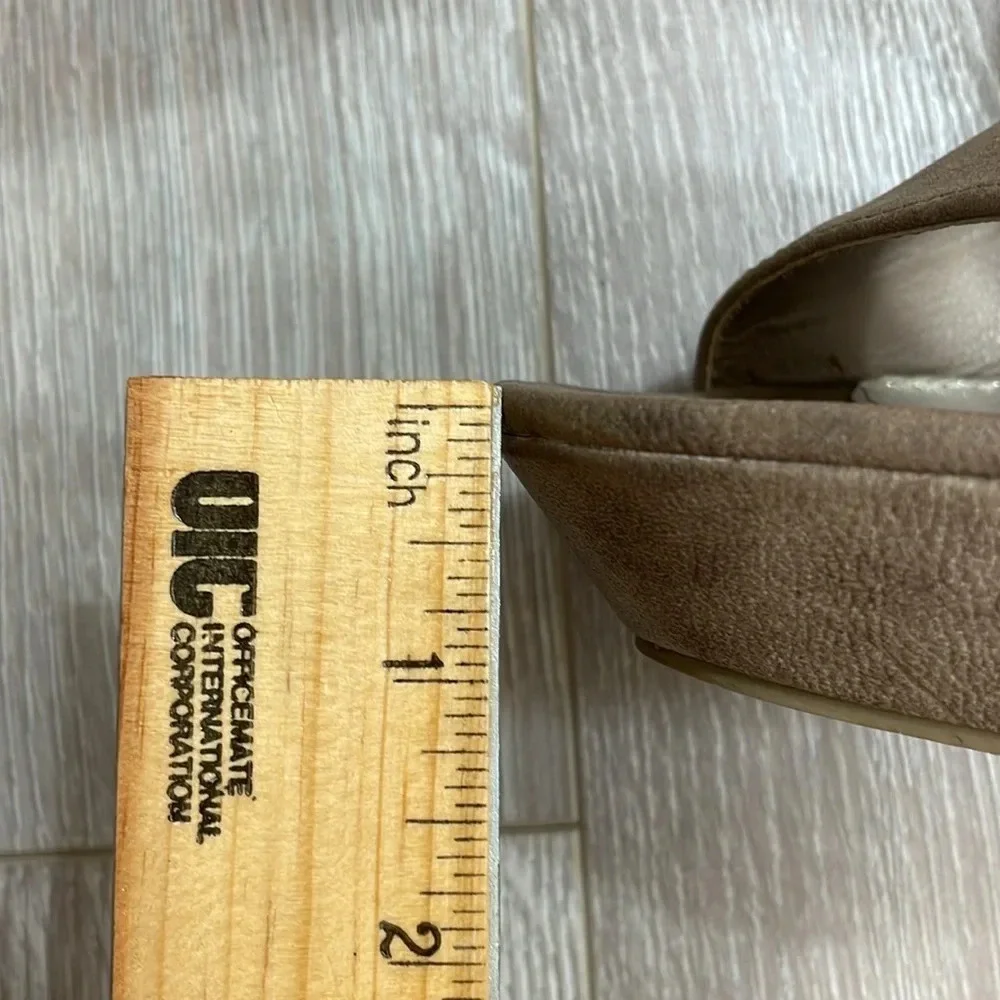 Unlisted By Kenneth Cole Day Dream Platform Wedge Taupe 8.5M